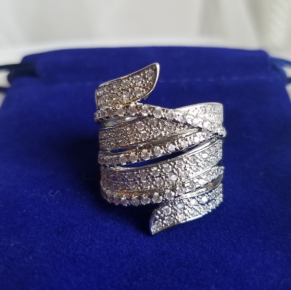 Swarovski Elements 925 Sterling Silver Contemporary Statement Ring NEW - Picture 4 of 13